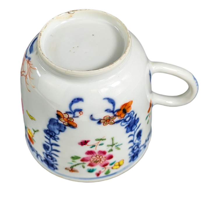 LOTE000750_05-1.png Taza de té China periodo Qianlong (1736-1795)