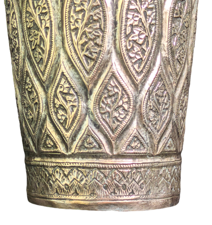 Vaso de arte islámico de cobre estañado