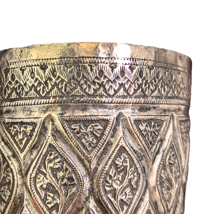 Vaso de arte islámico de cobre estañado