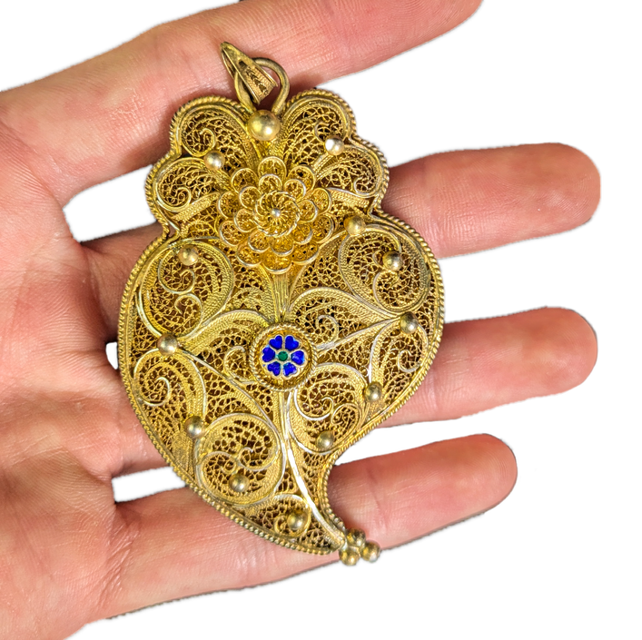 LOTE000781_02-1.png Gran Colgante 8cm filigrana plata dorada, Corazón de Viena, Portugal c.1900