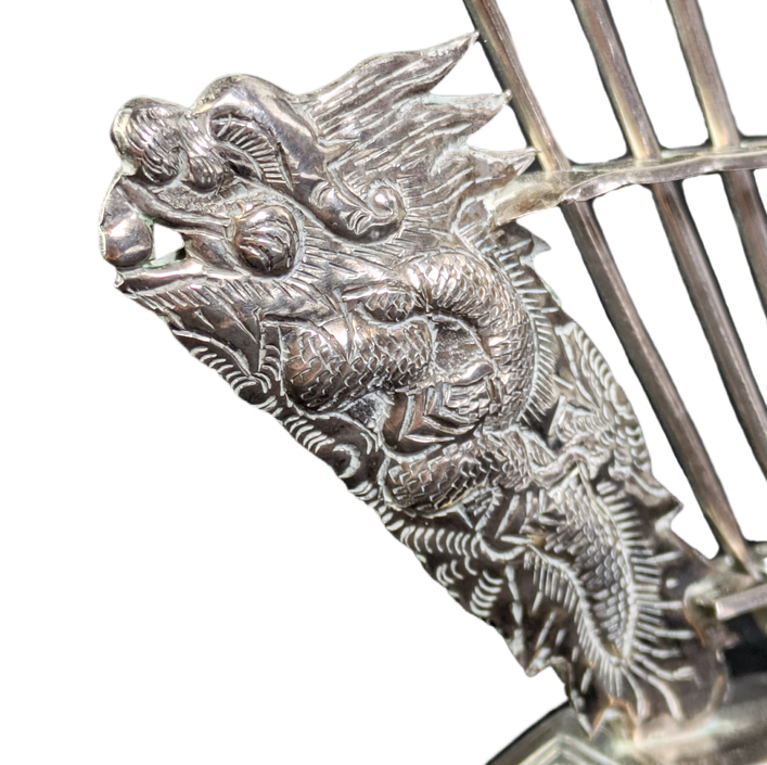 LOTE000790_04-1.png Juego de tenedores para aperitivos plata vietnamita Colonial dragones c.1940