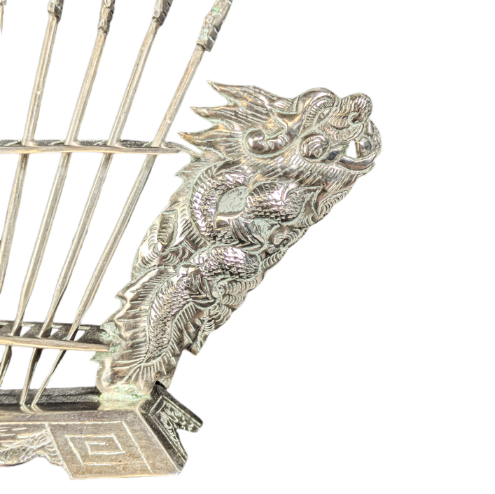 LOTE000790_08-1.png Juego de tenedores para aperitivos plata vietnamita Colonial dragones c.1940