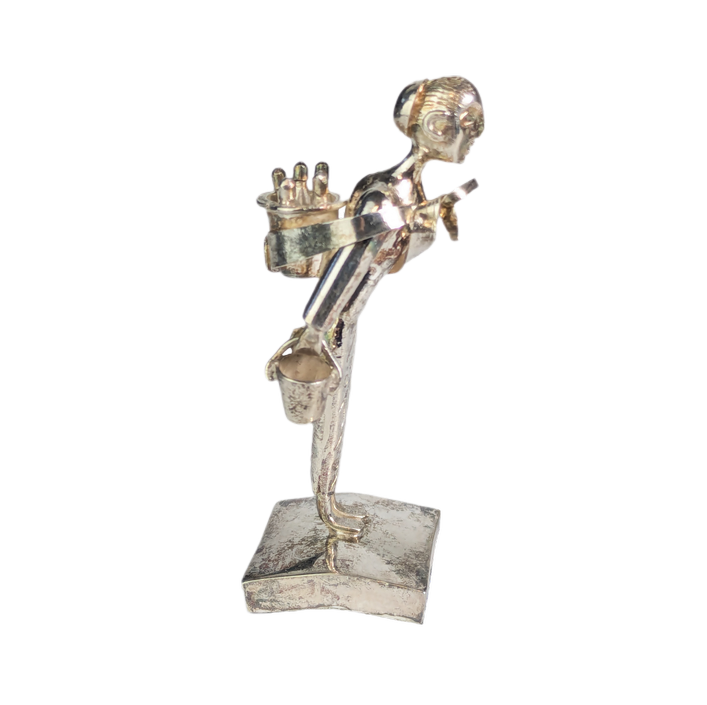 Figura de Camarera Transportando Vino en plata de exportación de Indonesia