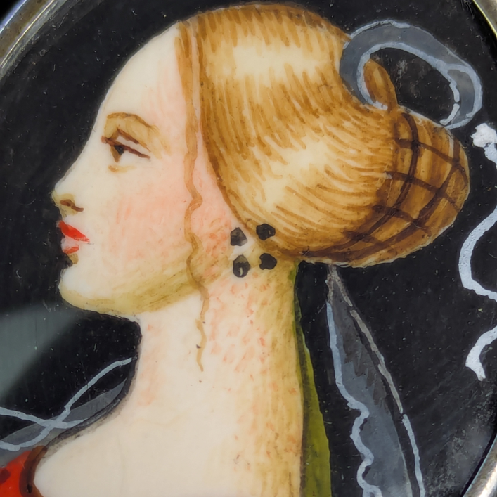 LOTE000799_04-1.png Broche de plata con retrato femenino, Florencia, Italia c.1900