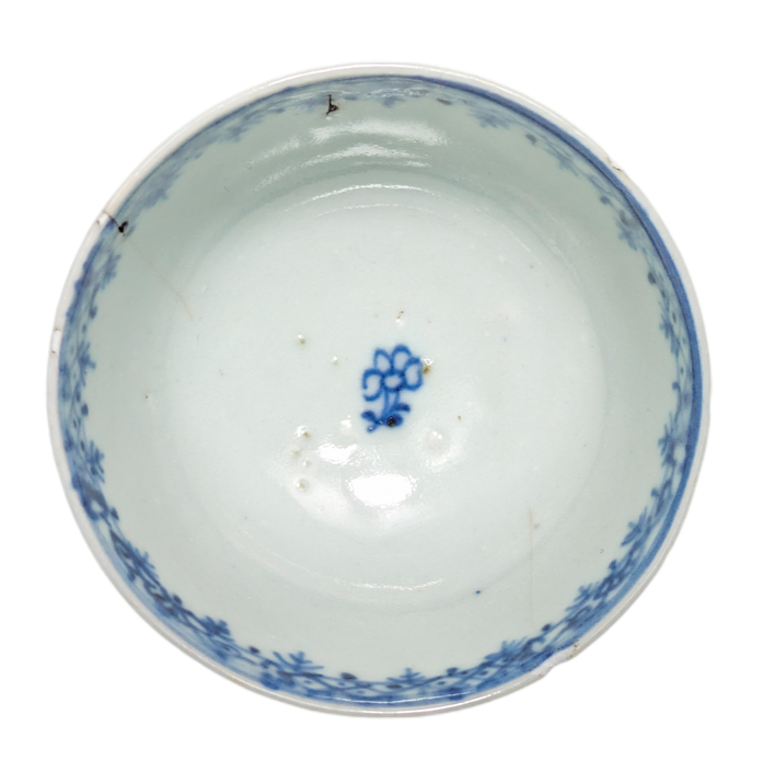 LOTE000827_04-1.png Taza Para té periodo Kangxi (1662-1722)