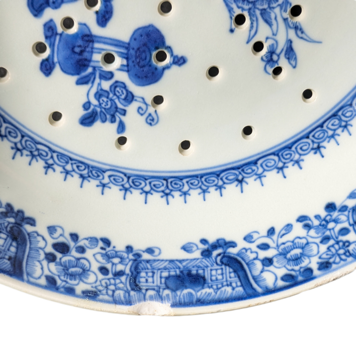LOTE000828_06-1.png Cuenco Chino escurridor de frutas Periodo Qianlong (1736-1795)
